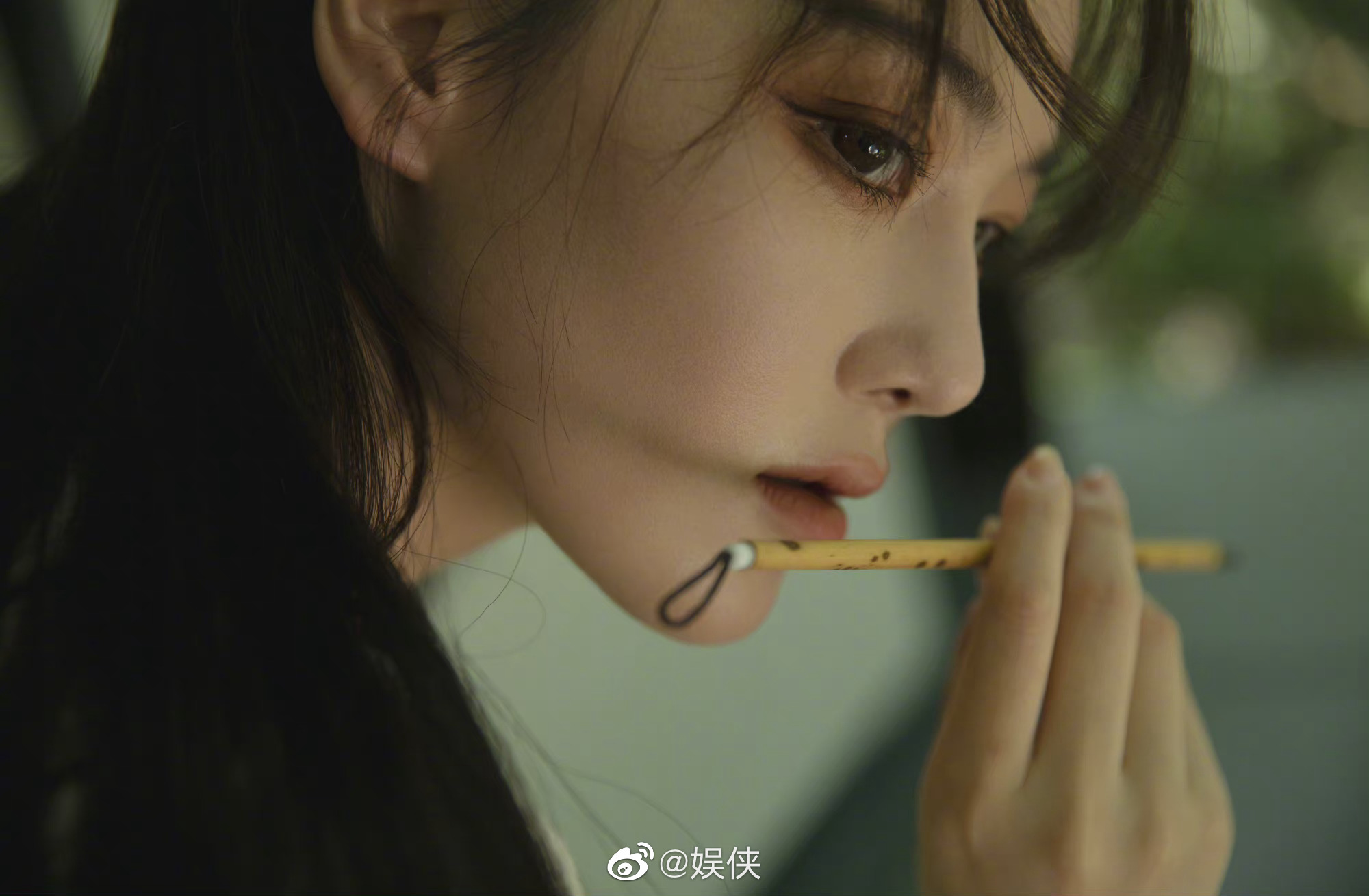 张馨予古风女侠造型来了又美又飒率性洒脱