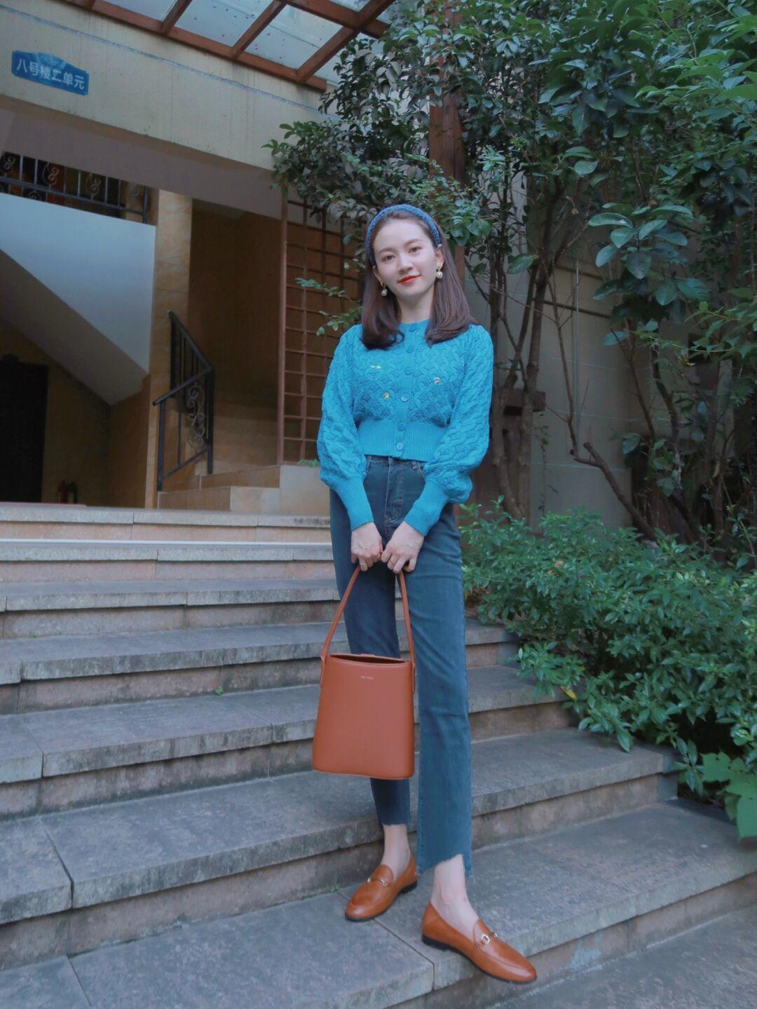 这些才是适合普通人的“毛衣”穿搭，甜美温柔又时髦，谁穿谁美休闲区蓝鸢梦想 - Www.slyday.coM