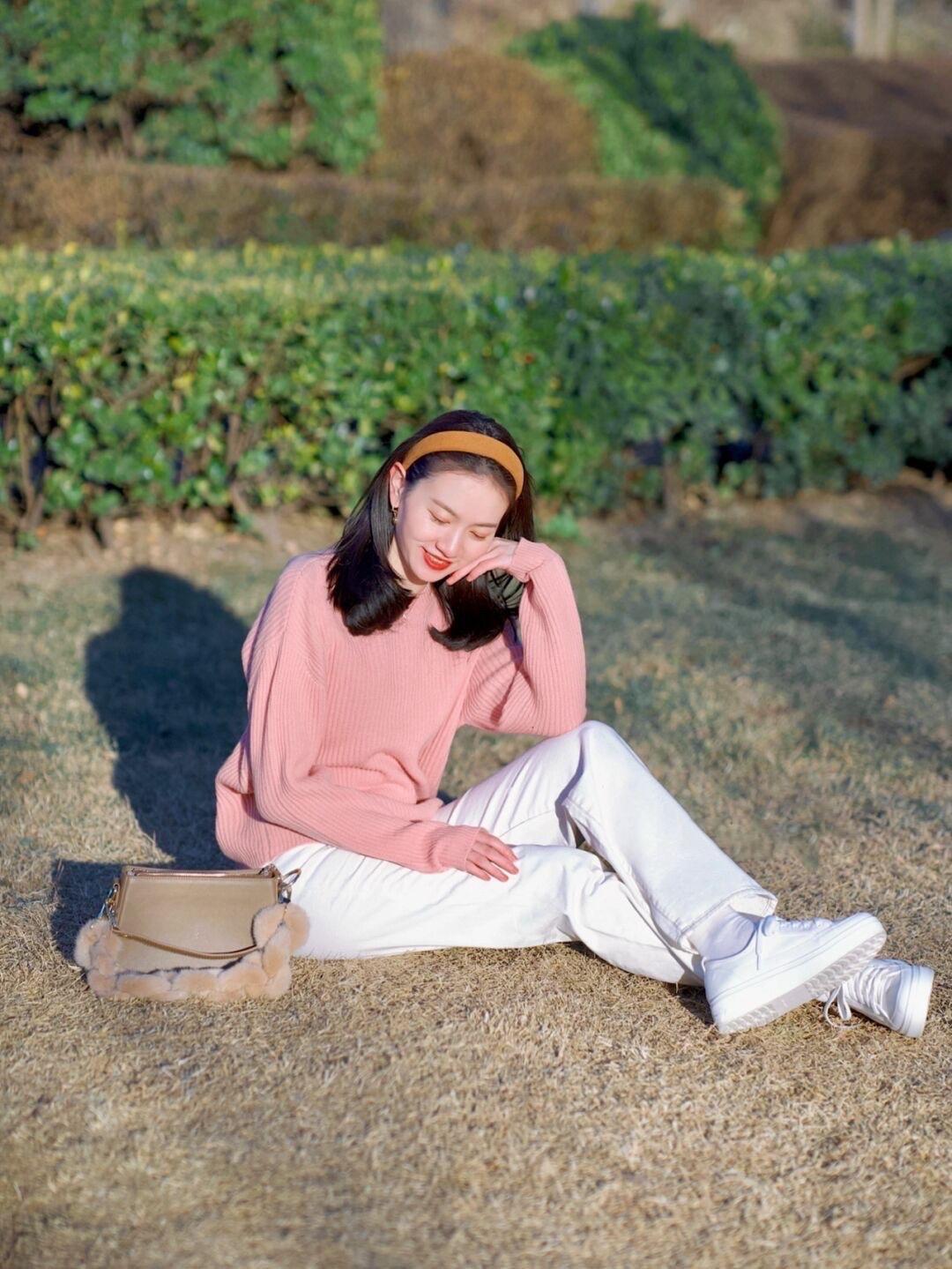 这些才是适合普通人的“毛衣”穿搭，甜美温柔又时髦，谁穿谁美休闲区蓝鸢梦想 - Www.slyday.coM