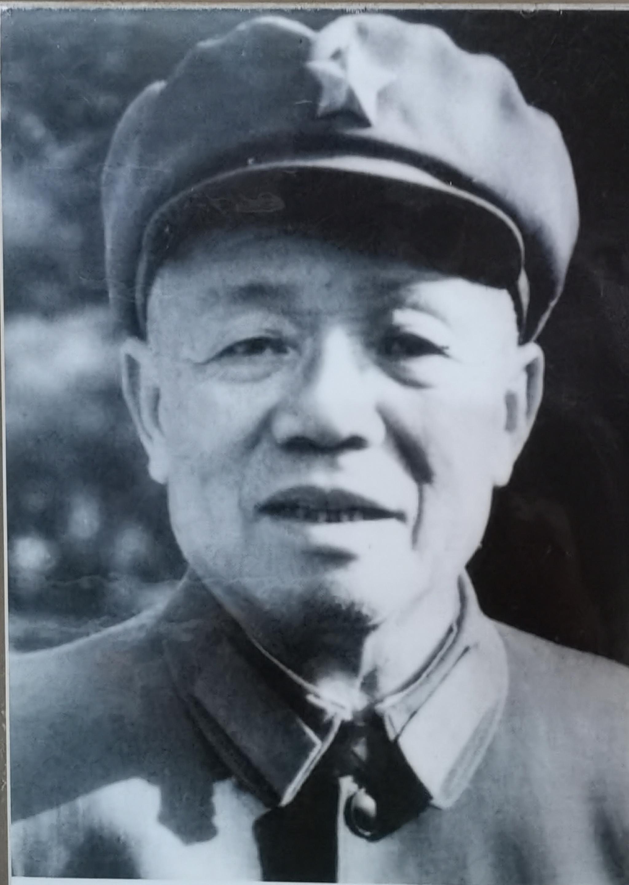 1972年,韩先楚一人身兼三大要职,分别都是什么?|韩先楚|军区|司令员_