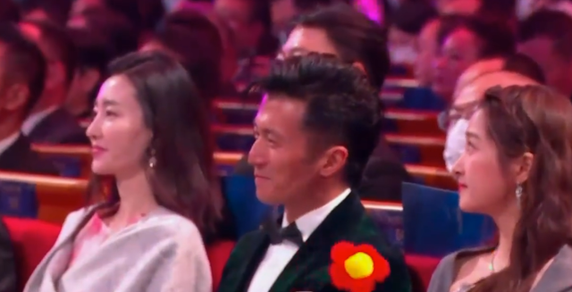 第34届金鸡奖获奖名单公布,张译影帝张小斐影后,张艺谋最佳导演休闲区蓝鸢梦想 - Www.slyday.coM 第34届金鸡奖获奖名单公布,张译影帝张小斐影后,张艺谋最佳导演休闲区蓝鸢梦想 - Www.slyday.coM