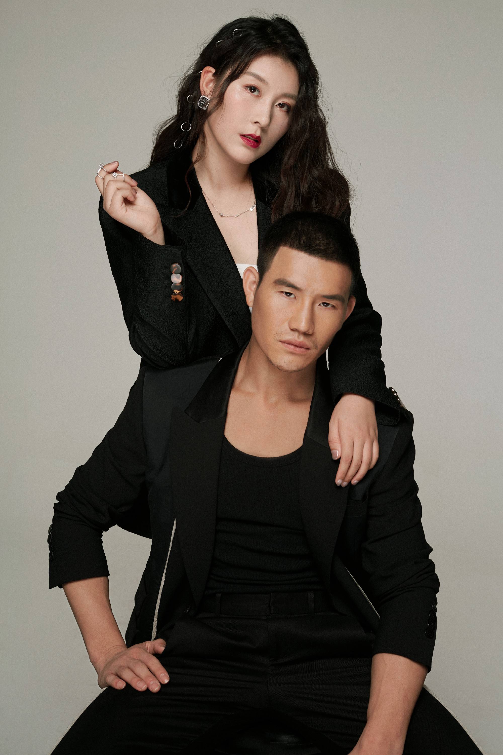 嘎子哥谢孟伟缺席年底各大活动那他究竟干什么去了