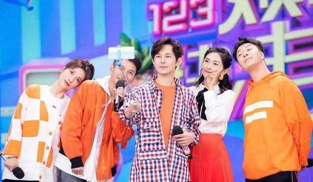 《你好星期六》何炅回来了，最后是她替代了谢娜的位置休闲区蓝鸢梦想 - Www.slyday.coM