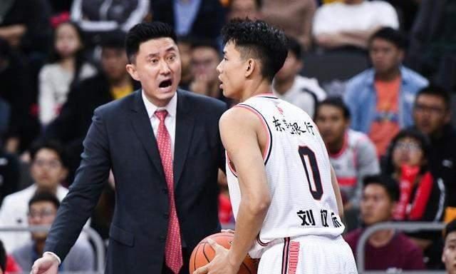 广东队大名单再生变化!两位神射手要挺身而出,杜锋重启20岁小将休闲区蓝鸢梦想 - Www.slyday.coM 广东队大名单再生变化!两位神射手要挺身而出,杜锋重启20岁小将休闲区蓝鸢梦想 - Www.slyday.coM