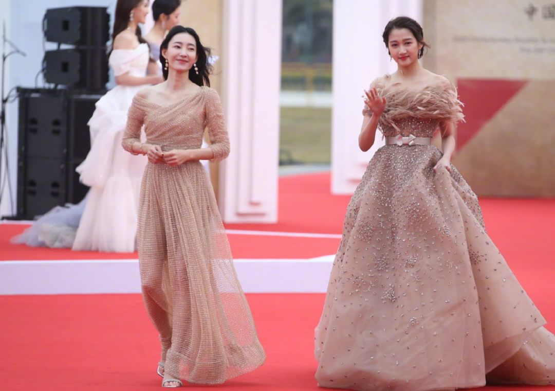 金鸡奖女星造型红黑榜,沈月披纱窗,关晓彤老气,张子枫逆袭了休闲区蓝鸢梦想 - Www.slyday.coM 金鸡奖女星造型红黑榜,沈月披纱窗,关晓彤老气,张子枫逆袭了休闲区蓝鸢梦想 - Www.slyday.coM