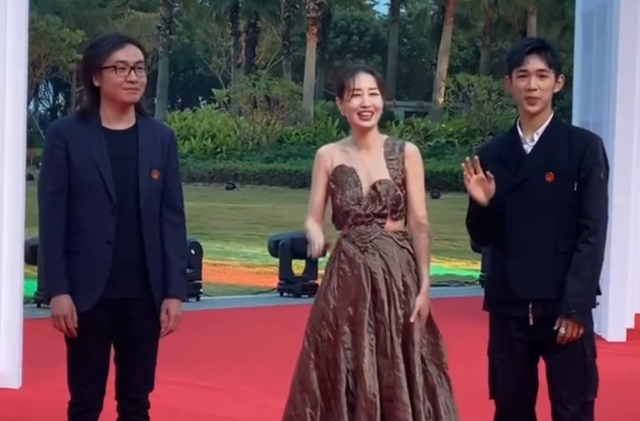 第34届金鸡奖获奖名单公布,张译影帝张小斐影后,张艺谋最佳导演休闲区蓝鸢梦想 - Www.slyday.coM 第34届金鸡奖获奖名单公布,张译影帝张小斐影后,张艺谋最佳导演休闲区蓝鸢梦想 - Www.slyday.coM