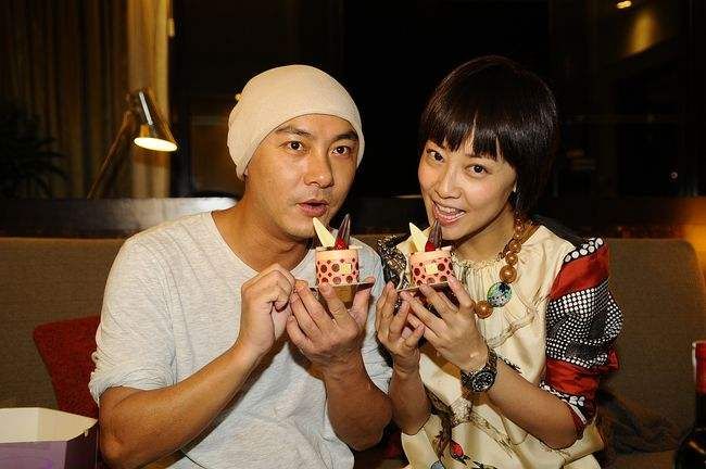 这才是真正的爱情，张卫健和张茜的婚姻，打脸太多秀恩爱的明星休闲区蓝鸢梦想 - Www.slyday.coM