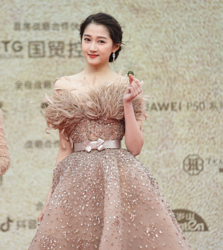 金鸡奖女星造型红黑榜,沈月披纱窗,关晓彤老气,张子枫逆袭了休闲区蓝鸢梦想 - Www.slyday.coM 金鸡奖女星造型红黑榜,沈月披纱窗,关晓彤老气,张子枫逆袭了休闲区蓝鸢梦想 - Www.slyday.coM