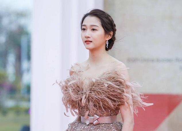 第34届金鸡奖获奖名单公布,张译影帝张小斐影后,张艺谋最佳导演休闲区蓝鸢梦想 - Www.slyday.coM 第34届金鸡奖获奖名单公布,张译影帝张小斐影后,张艺谋最佳导演休闲区蓝鸢梦想 - Www.slyday.coM