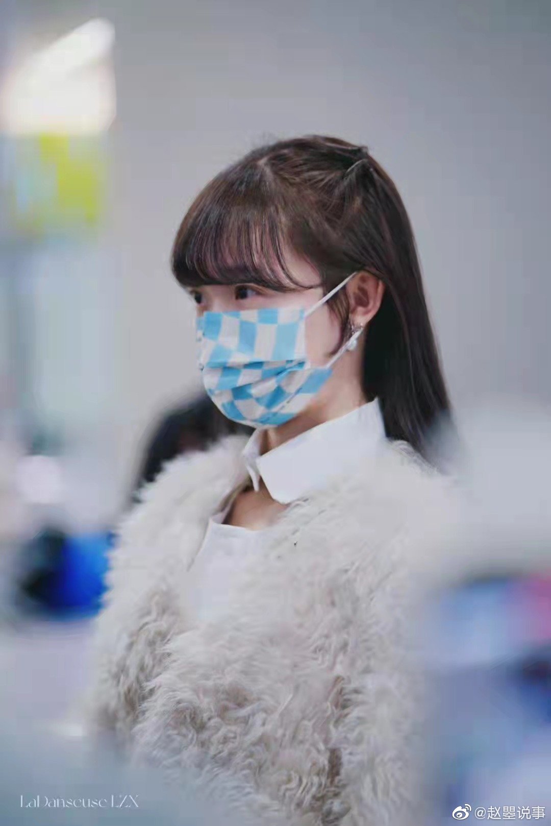 网友偶遇李子璇李子璇豆子昨天深夜在上海淮海路排队吃面