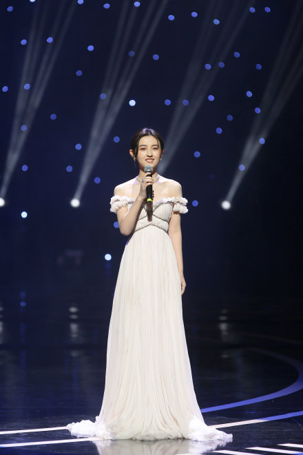 第34届金鸡奖闭幕式节目单：吴京和李宇春合体表演，张杰独唱休闲区蓝鸢梦想 - Www.slyday.coM