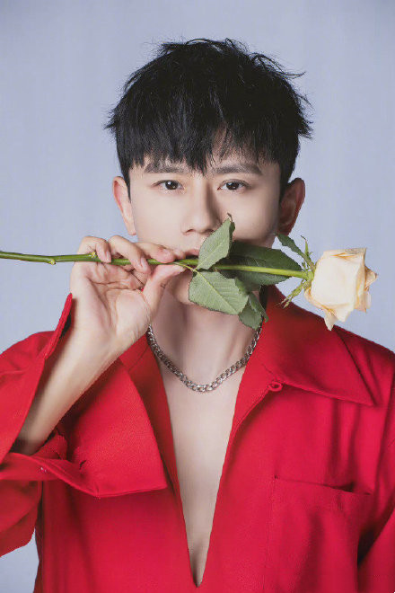 第34届金鸡奖闭幕式节目单：吴京和李宇春合体表演，张杰独唱休闲区蓝鸢梦想 - Www.slyday.coM