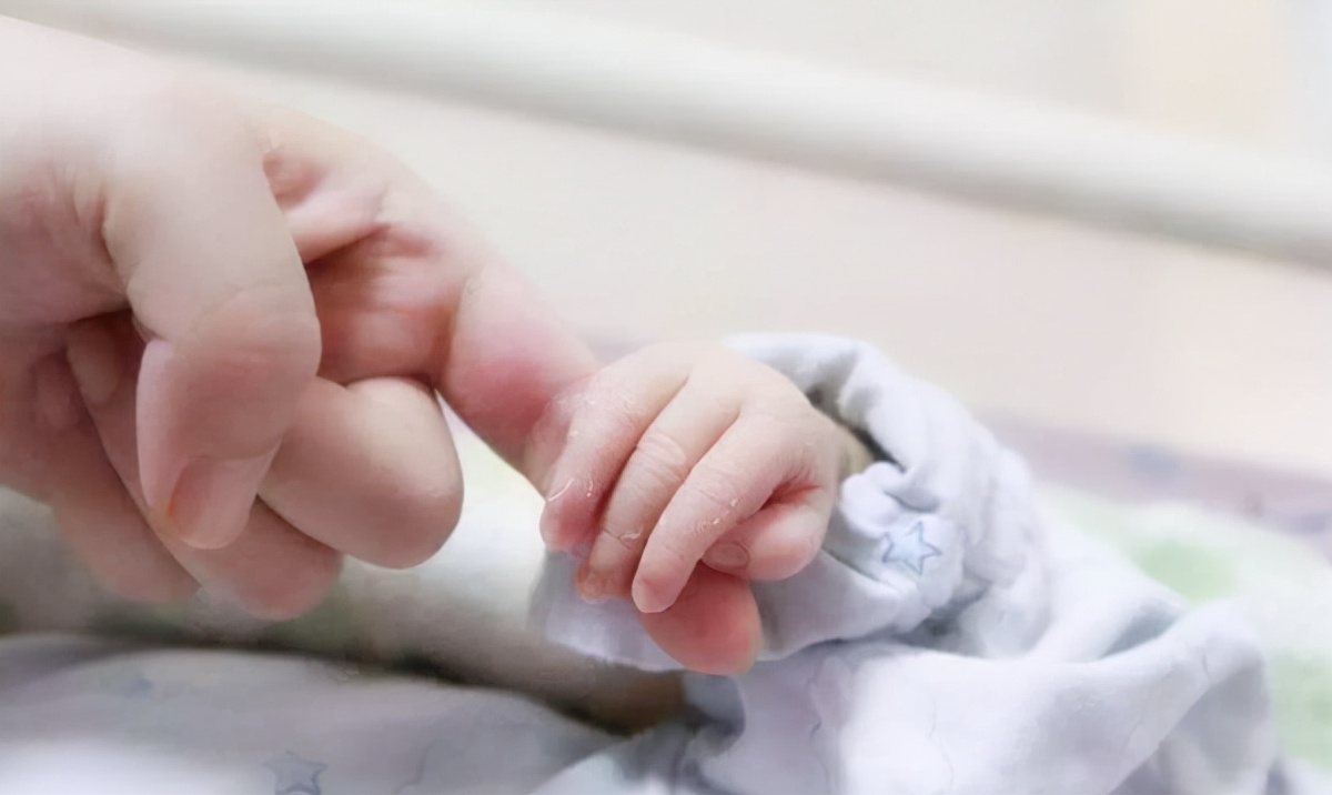 小婴儿看似天真无邪，其实从一出生就隐瞒了这些事，满满的求生欲休闲区蓝鸢梦想 - Www.slyday.coM