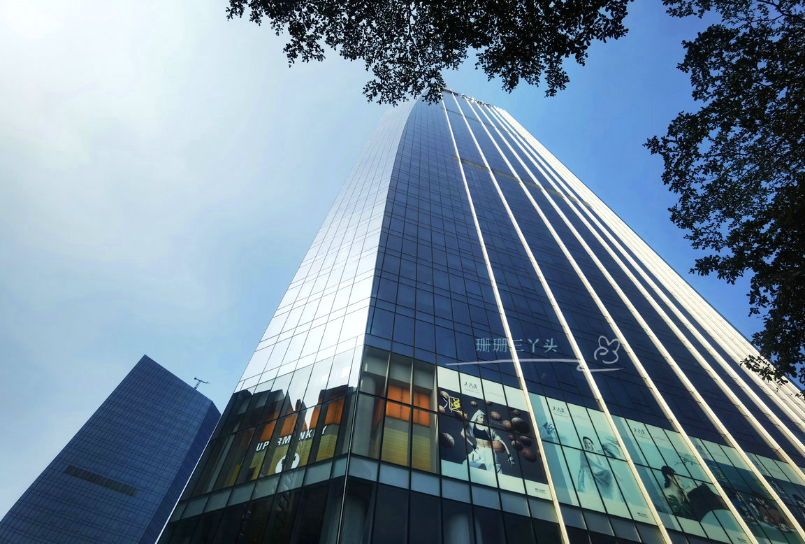 实拍广州“太古汇”， 在“月球后花园”，迎接充满希望的2022年休闲区蓝鸢梦想 - Www.slyday.coM