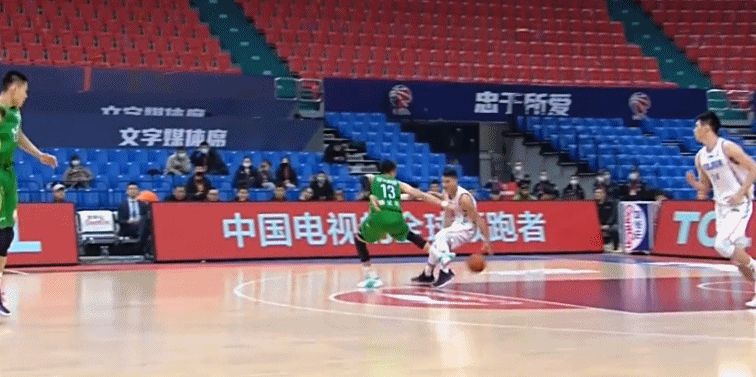 赛季第二次被驱逐！慢动作回放郭艾伦犯规 他又被裁判针对了？休闲区蓝鸢梦想 - Www.slyday.coM