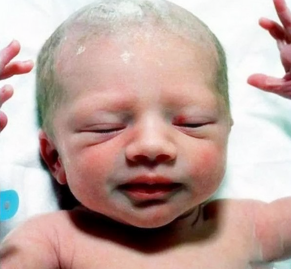 小婴儿看似天真无邪，其实从一出生就隐瞒了这些事，满满的求生欲休闲区蓝鸢梦想 - Www.slyday.coM