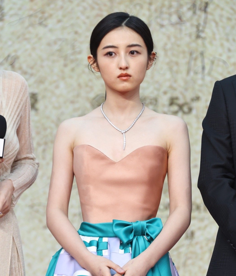 金鸡奖女星造型红黑榜,沈月披纱窗,关晓彤老气,张子枫逆袭了休闲区蓝鸢梦想 - Www.slyday.coM 金鸡奖女星造型红黑榜,沈月披纱窗,关晓彤老气,张子枫逆袭了休闲区蓝鸢梦想 - Www.slyday.coM