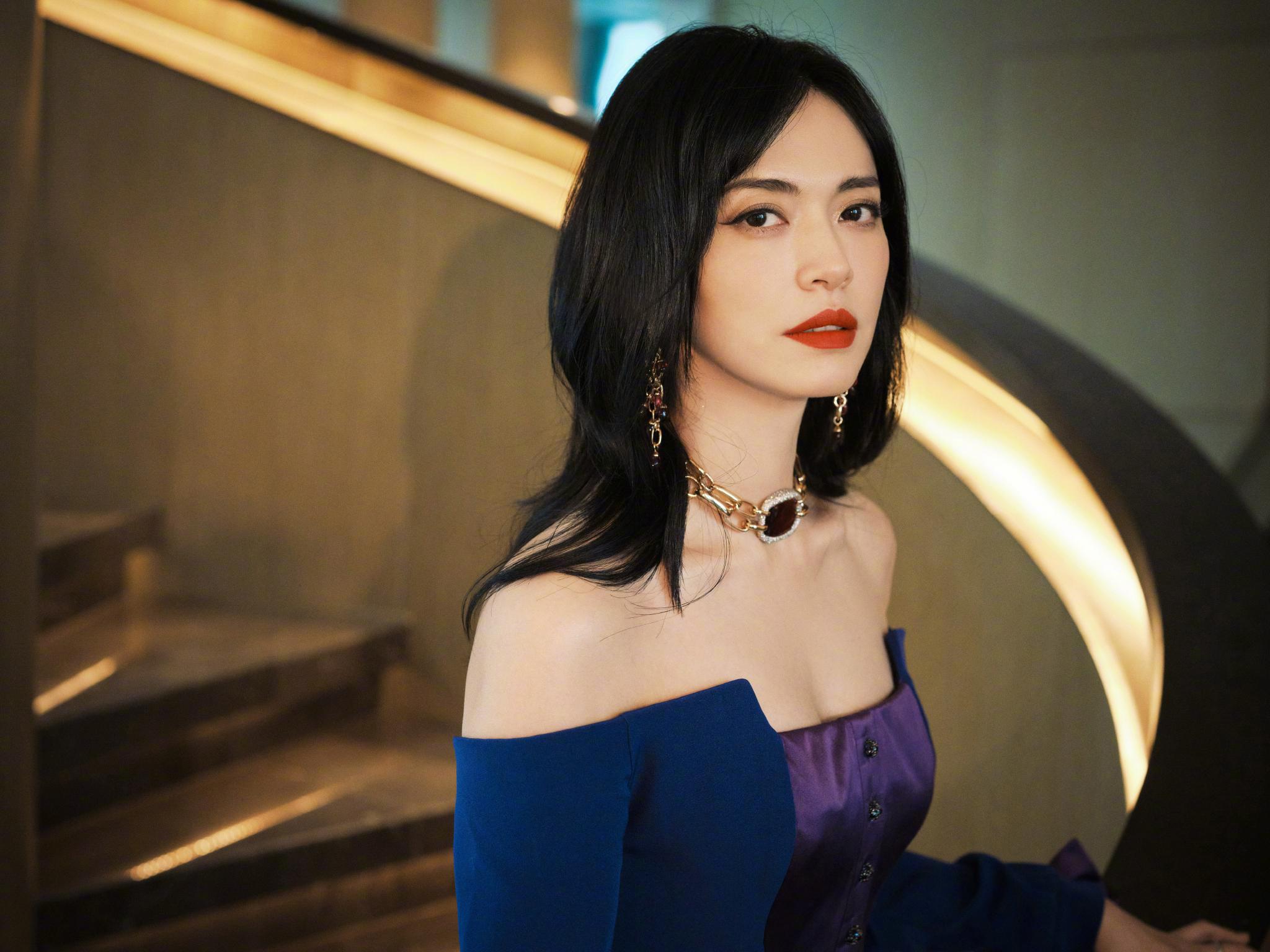 喜欢各种电影和时尚集会主要就是能看到女明星们的绝佳状态了