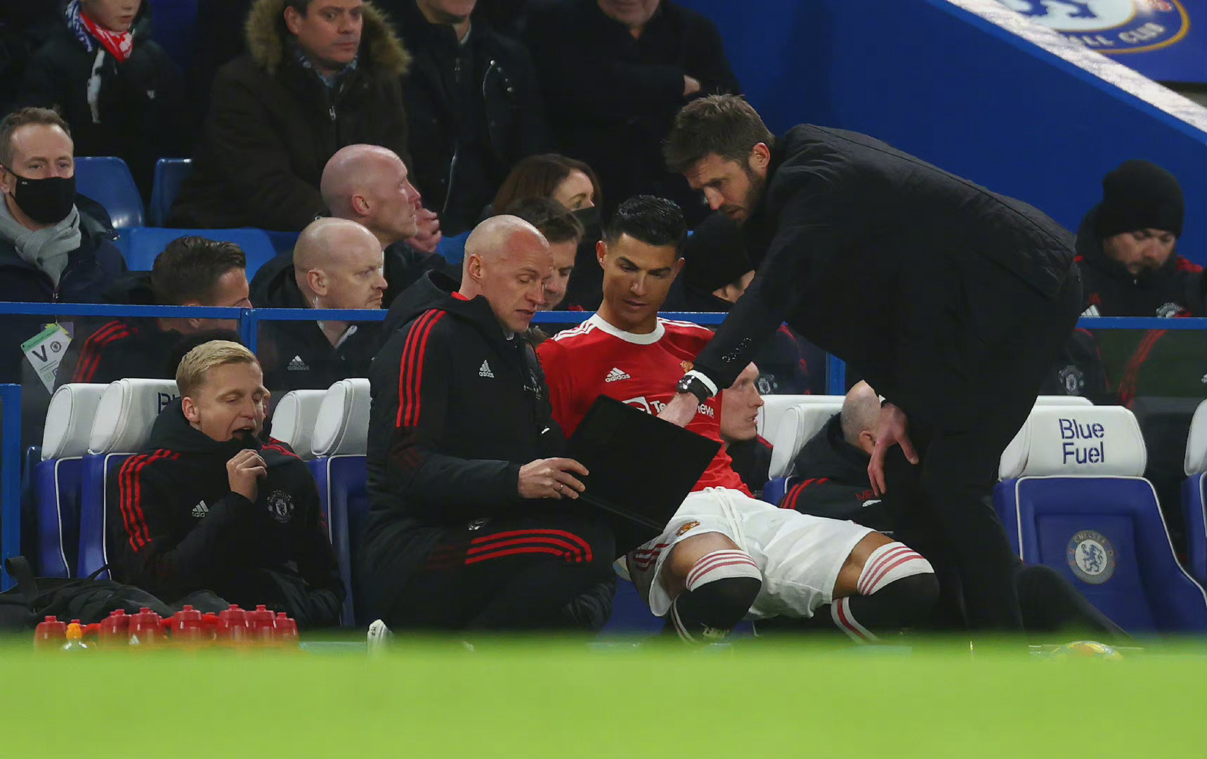 晚上20点！英格兰名宿炮轰C罗，太自私只想进球，3新星被他影响休闲区蓝鸢梦想 - Www.slyday.coM