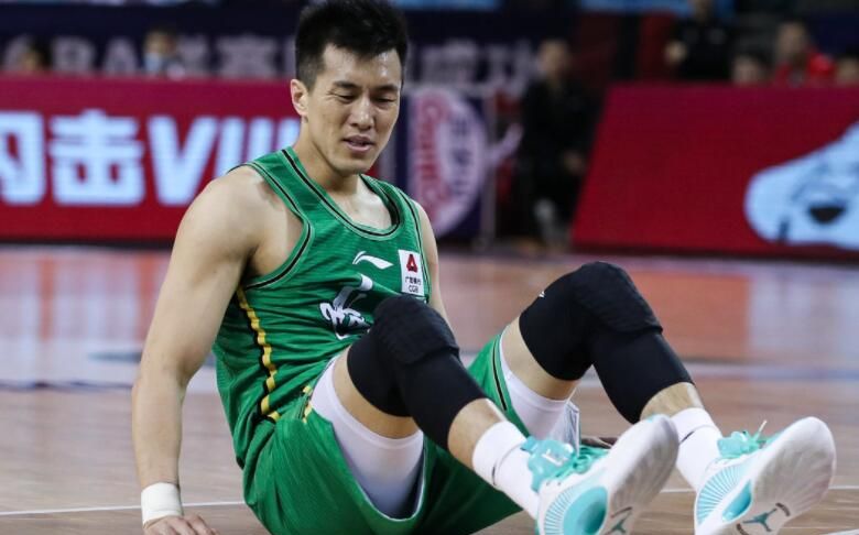 赛季第二次被驱逐！慢动作回放郭艾伦犯规 他又被裁判针对了？休闲区蓝鸢梦想 - Www.slyday.coM