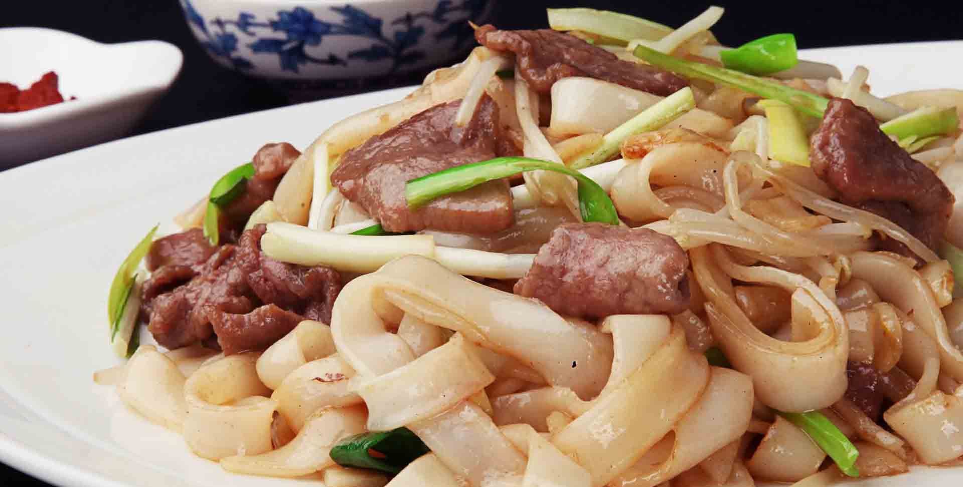 广州经典是干炒牛河潮汕经典是湿炒牛河