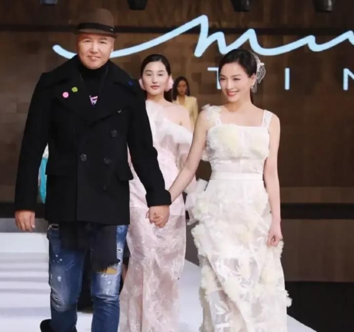 张庭林瑞阳涉嫌传销被查后续：上海的办公区凌晨还有人在工作休闲区蓝鸢梦想 - Www.slyday.coM