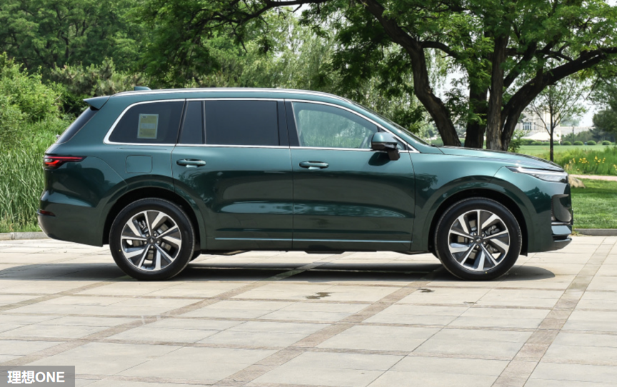 纯电动比增程式更优秀？对比大众ID.6 CROZZ和理想ONE