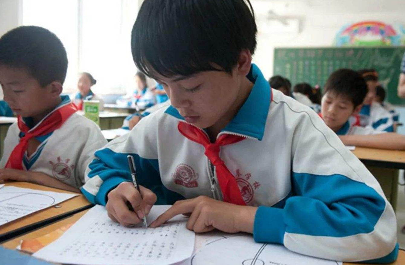 小学阶段是学渣和学霸的岔路口，拉开和其他同龄孩子差距的关键期休闲区蓝鸢梦想 - Www.slyday.coM