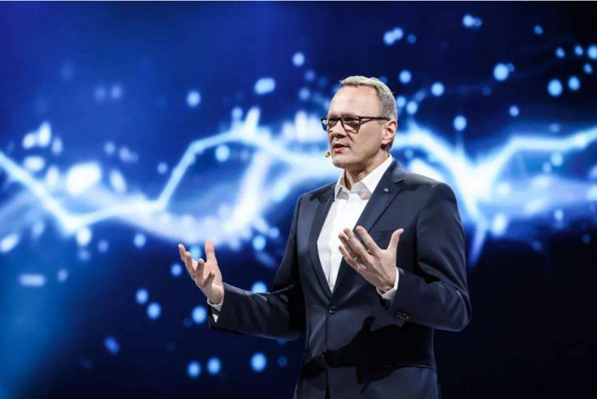 纯电动比增程式更优秀？对比大众ID.6 CROZZ和理想ONE