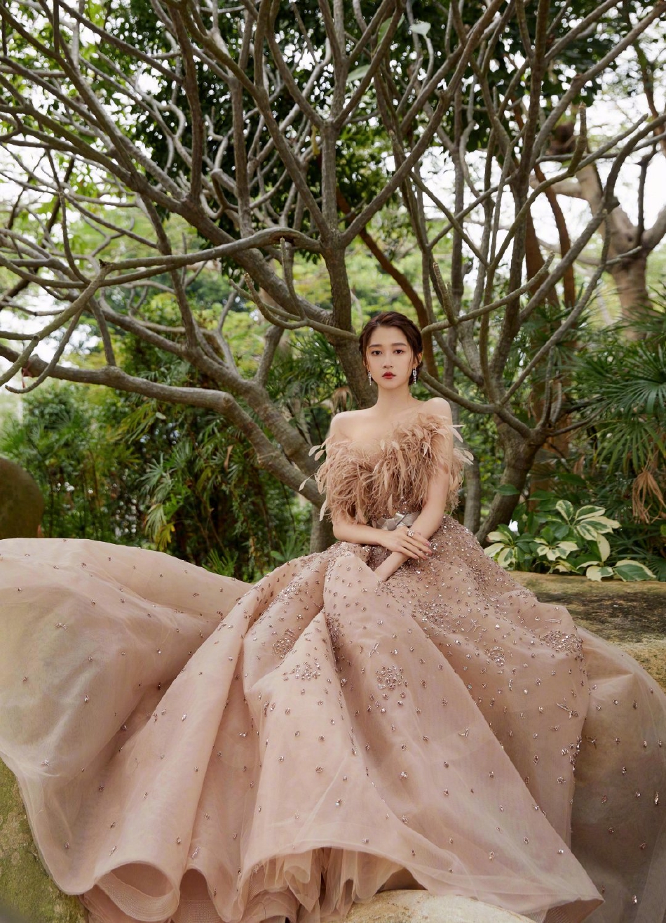 金鸡奖闭幕式举行：李冰冰、倪妮、关晓彤、吴宣仪等红毯造型曝光休闲区蓝鸢梦想 - Www.slyday.coM