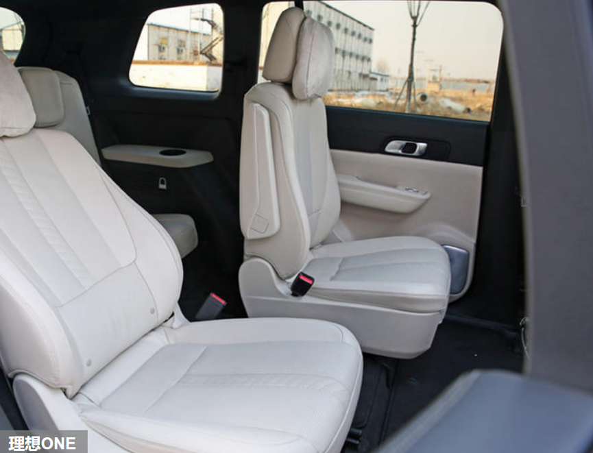 纯电动比增程式更优秀？对比大众ID.6 CROZZ和理想ONE