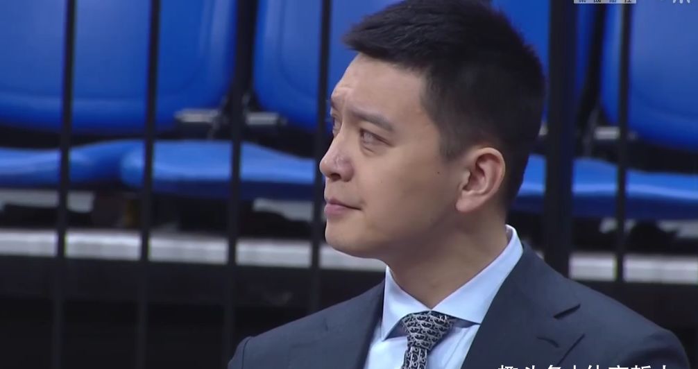 连吃违体和技术犯规！郭艾伦被驱逐出场，解说称裁判制造了犯规休闲区蓝鸢梦想 - Www.slyday.coM