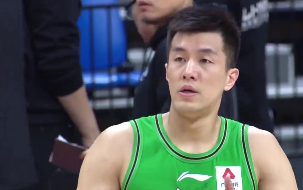 连吃违体和技术犯规！郭艾伦被驱逐出场，解说称裁判制造了犯规休闲区蓝鸢梦想 - Www.slyday.coM