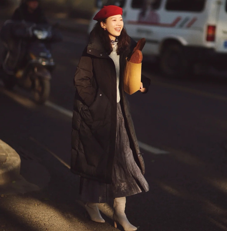 这才是教科书级别的“黑羽绒服”搭配,优雅时尚,关键是不老气休闲区蓝鸢梦想 - Www.slyday.coM 这才是教科书级别的“黑羽绒服”搭配,优雅时尚,关键是不老气休闲区蓝鸢梦想 - Www.slyday.coM