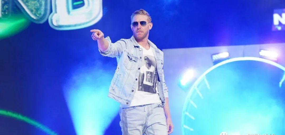 aew老板托尼汗一开始并不看好橘神卡西迪的摔跤风格