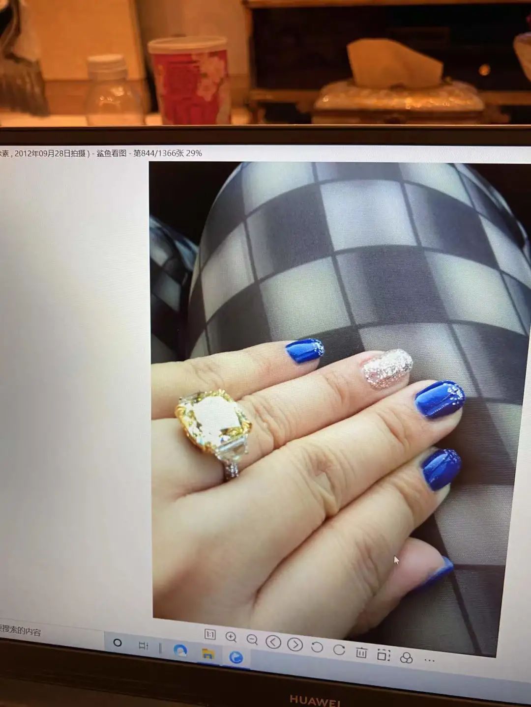 民警执行任务时借机盗窃8克拉钻石，一审被判14年半休闲区蓝鸢梦想 - Www.slyday.coM