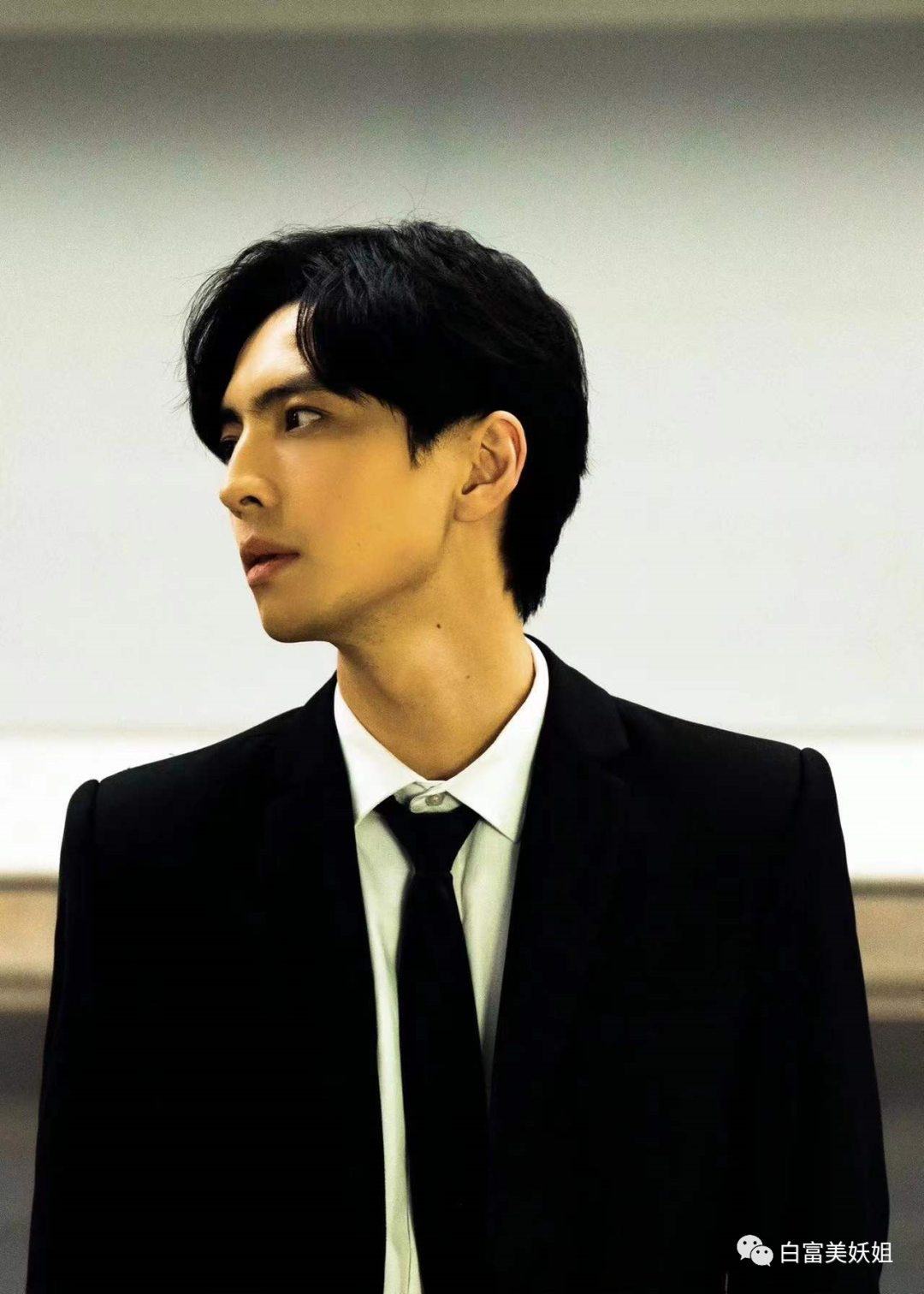 史上最帅北大校草刚爆红就早婚气哭