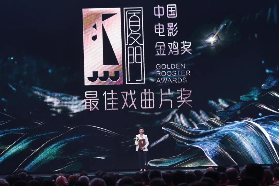 第34届中国电影金鸡奖揭晓，《守岛人》获最佳故事片，张艺谋夺最佳导演（附完整获奖名单）休闲区蓝鸢梦想 - Www.slyday.coM