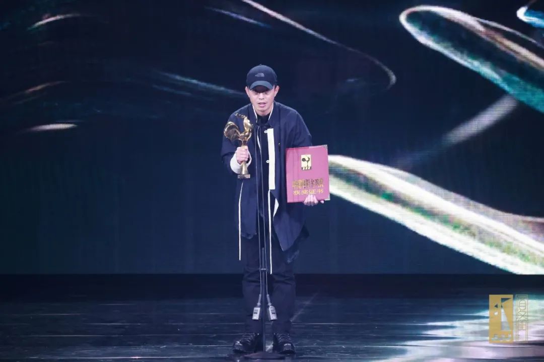 第34届中国电影金鸡奖揭晓，《守岛人》获最佳故事片，张艺谋夺最佳导演（附完整获奖名单）休闲区蓝鸢梦想 - Www.slyday.coM