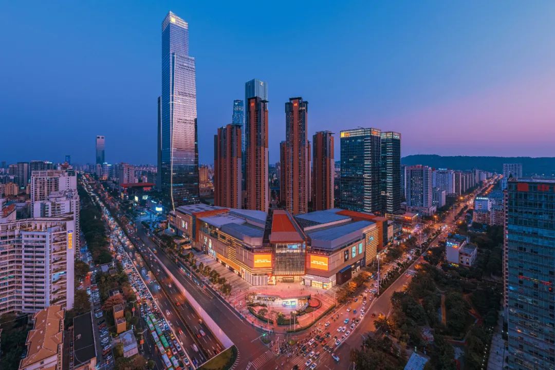 01 00:00地点:南宁万象城b1万象广场冰雪迎心〖冰球表演赛〗感受超