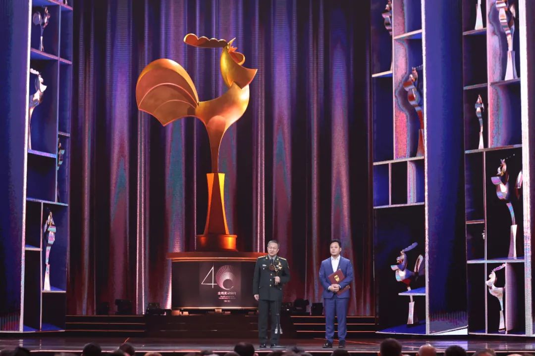 第34届中国电影金鸡奖揭晓，《守岛人》获最佳故事片，张艺谋夺最佳导演（附完整获奖名单）休闲区蓝鸢梦想 - Www.slyday.coM