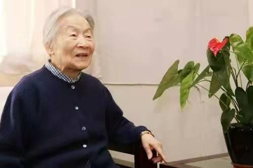 老了才知道，这辈子最重要的不是钱，不是情，而是这两个字休闲区蓝鸢梦想 - Www.slyday.coM