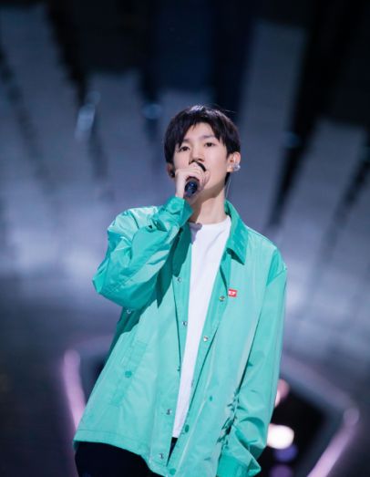 跨年晚会主持阵容大换血!谢娜吴昕成嘉宾,杜海涛李维嘉完全消失休闲区蓝鸢梦想 - Www.slyday.coM 跨年晚会主持阵容大换血!谢娜吴昕成嘉宾,杜海涛李维嘉完全消失休闲区蓝鸢梦想 - Www.slyday.coM