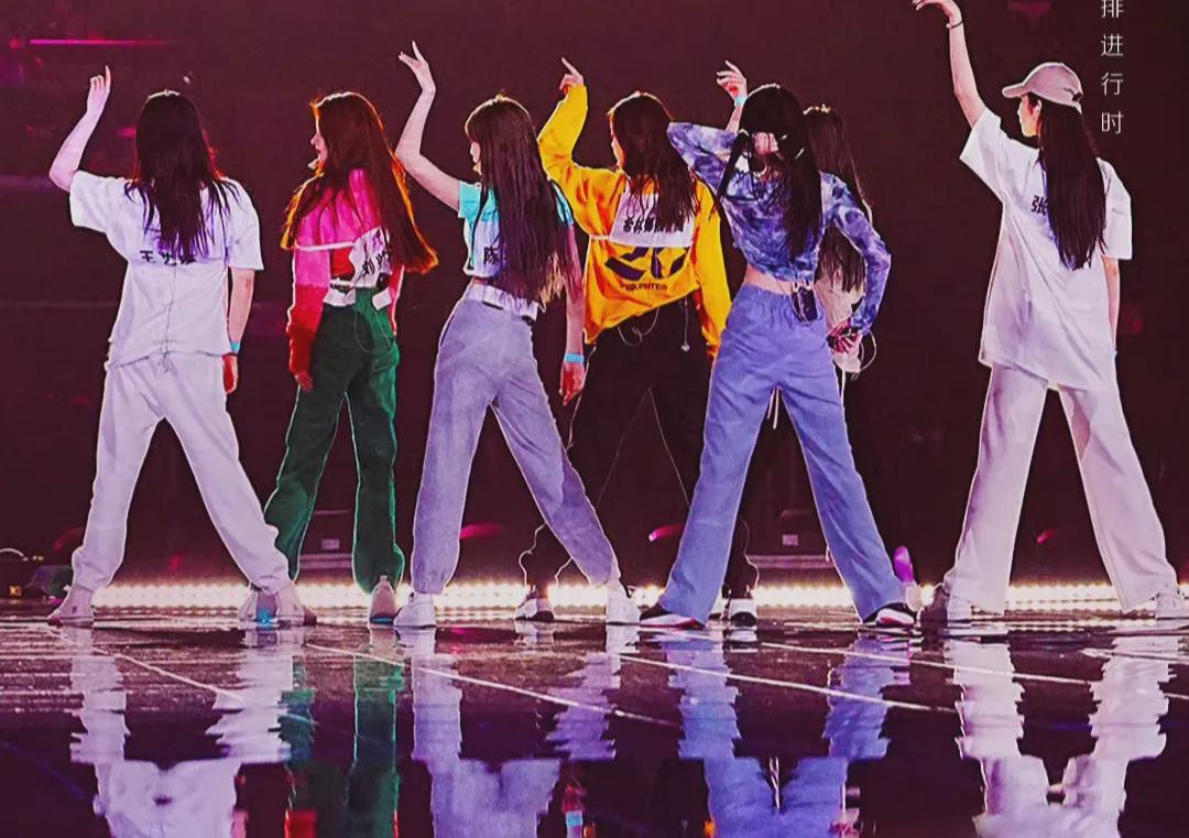 跨年晚会彩排图来了!杨幂潮酷十足,龚俊献上首秀,张艺兴热舞休闲区蓝鸢梦想 - Www.slyday.coM 跨年晚会彩排图来了!杨幂潮酷十足,龚俊献上首秀,张艺兴热舞休闲区蓝鸢梦想 - Www.slyday.coM