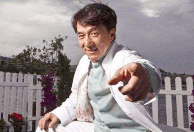 成龙同父异母的亲哥哥,7岁时被父亲抛弃,自言不靠弟弟帮扶休闲区蓝鸢梦想 - Www.slyday.coM 成龙同父异母的亲哥哥,7岁时被父亲抛弃,自言不靠弟弟帮扶休闲区蓝鸢梦想 - Www.slyday.coM