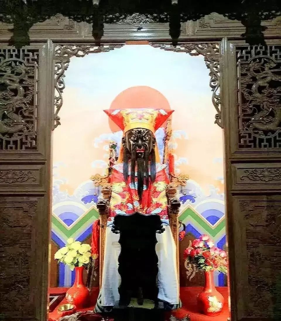 直到今天,位于甘肃天水秦州区慧音山的二龙大王庙,依然香火旺盛,当地