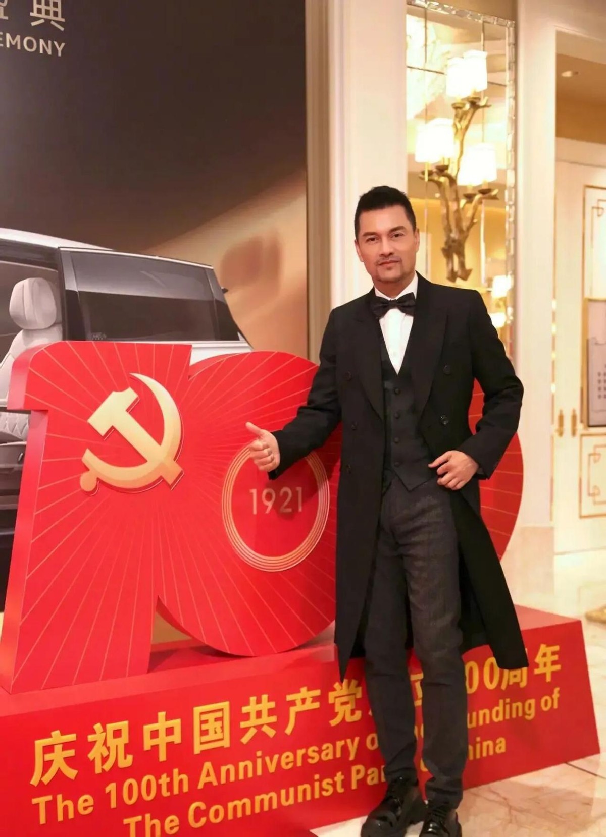 华鼎奖神仙打架吕良伟获最佳男演员连续发文称仍将锐意进取