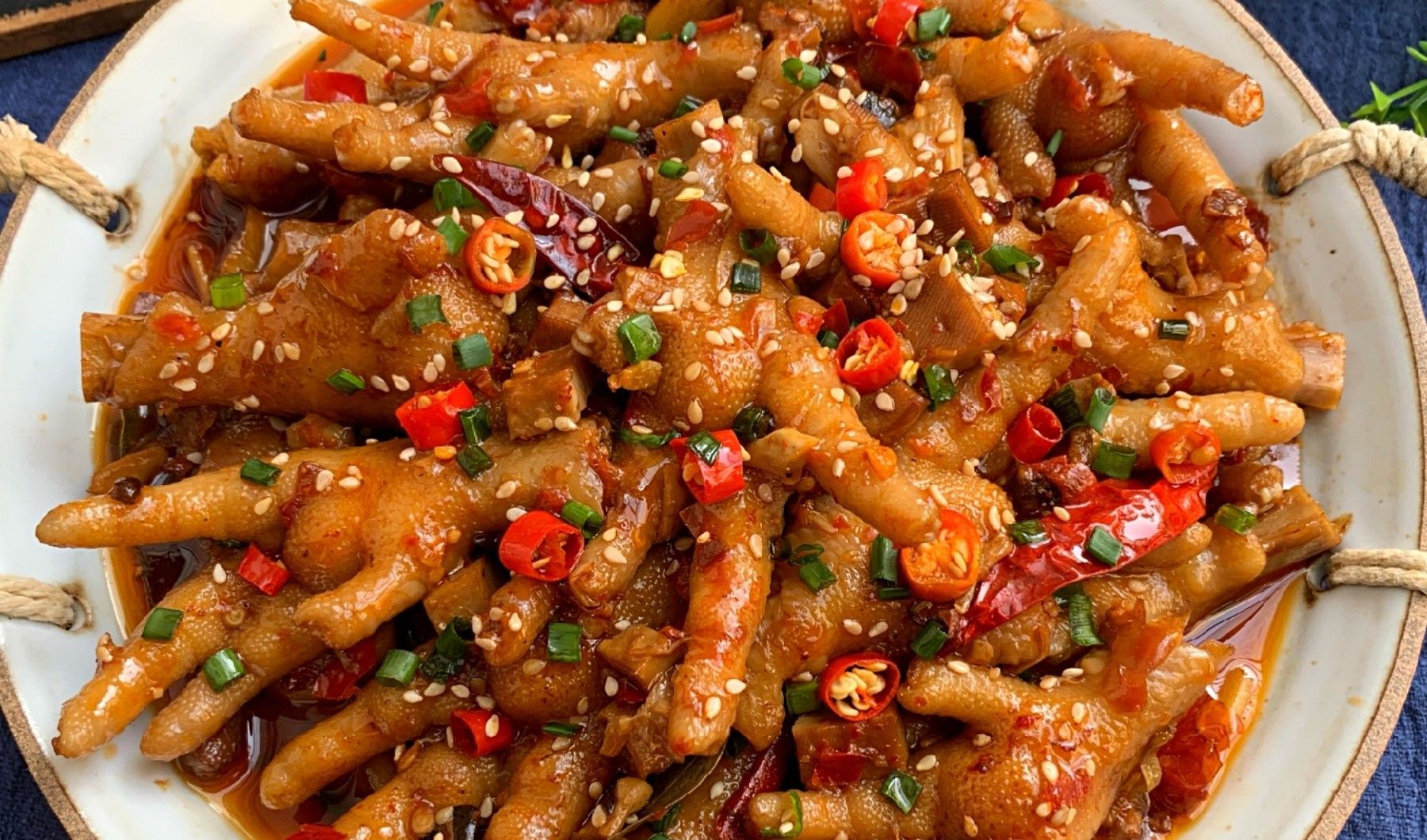 教你10种家常鸡爪的做法,麻辣鲜香软烂脱骨,肉嫩味美越吃越过瘾|鸡爪