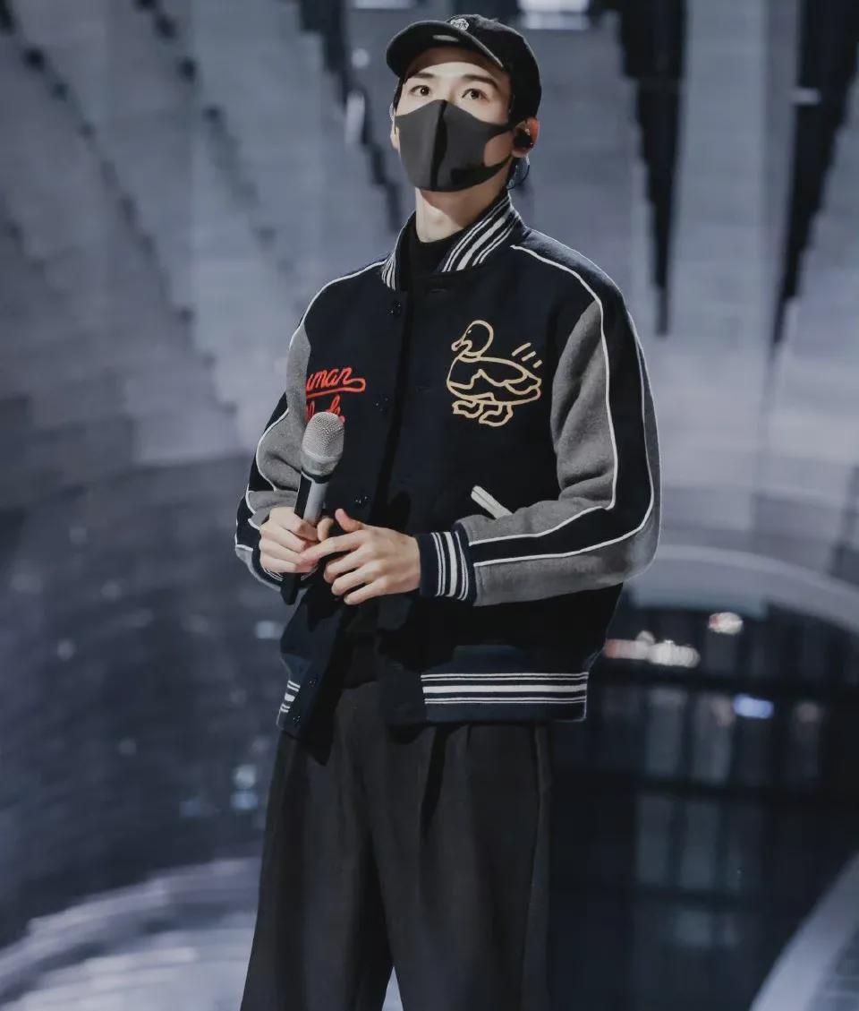 跨年晚会彩排图来了!杨幂潮酷十足,龚俊献上首秀,张艺兴热舞休闲区蓝鸢梦想 - Www.slyday.coM 跨年晚会彩排图来了!杨幂潮酷十足,龚俊献上首秀,张艺兴热舞休闲区蓝鸢梦想 - Www.slyday.coM