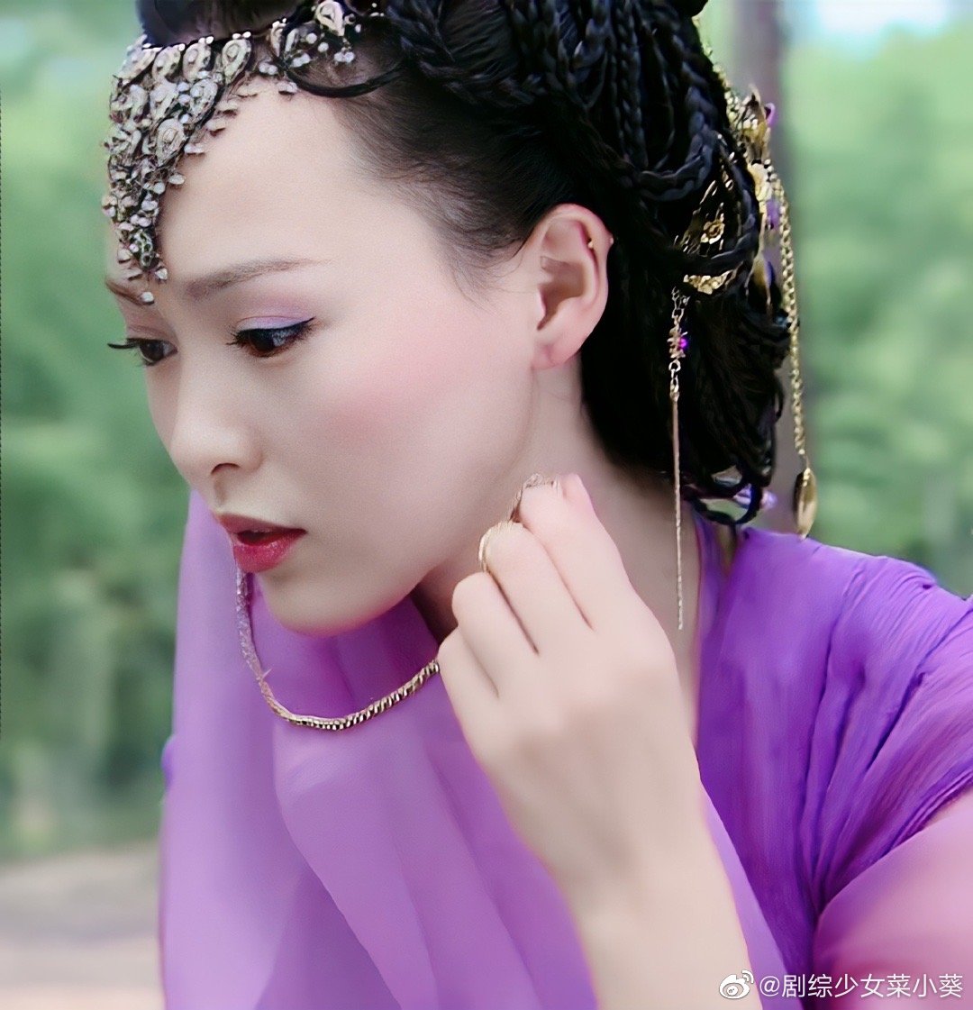 唐嫣仙剑三发布会旧照唐嫣饰演的紫萱真的是太美了